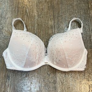 Victoria’s Secret push-up bra size 32D